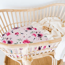 Load image into Gallery viewer, Snuggle Hunny Bassinet / Change Pad Cover