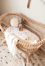 Load image into Gallery viewer, Snuggle Hunny Bassinet / Change Pad Cover