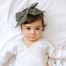 Load image into Gallery viewer, Snuggle Hunny Linen Bow Headband