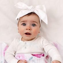 Load image into Gallery viewer, Snuggle Hunny Linen Bow Headband