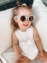 Load image into Gallery viewer, Sunglasses
