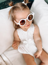 Load image into Gallery viewer, Sunglasses
