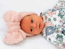 Load image into Gallery viewer, Oversized Teddy Bow
