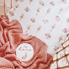 Load image into Gallery viewer, Snuggle Hunny Bassinet / Change Pad Cover
