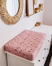 Load image into Gallery viewer, Snuggle Hunny Bassinet / Change Pad Cover
