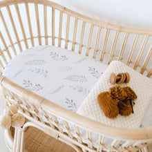 Load image into Gallery viewer, Snuggle Hunny Bassinet / Change Pad Cover
