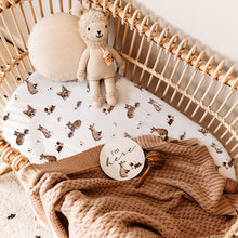 Load image into Gallery viewer, Snuggle Hunny Bassinet / Change Pad Cover
